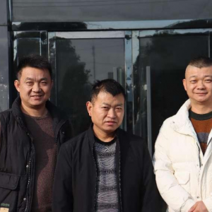 和睦兄弟三十年不分家，撐起父母晚年幸福生活——潁上縣謝橋鎮(zhèn)姜允紅三兄弟的故事